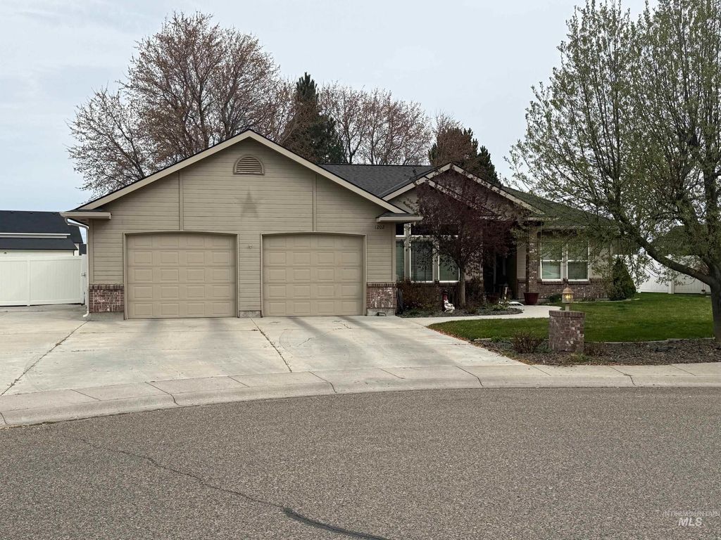 Photo of 1202 Jessica Ave, Fruitland, ID 83619 (MLS # 98980224)