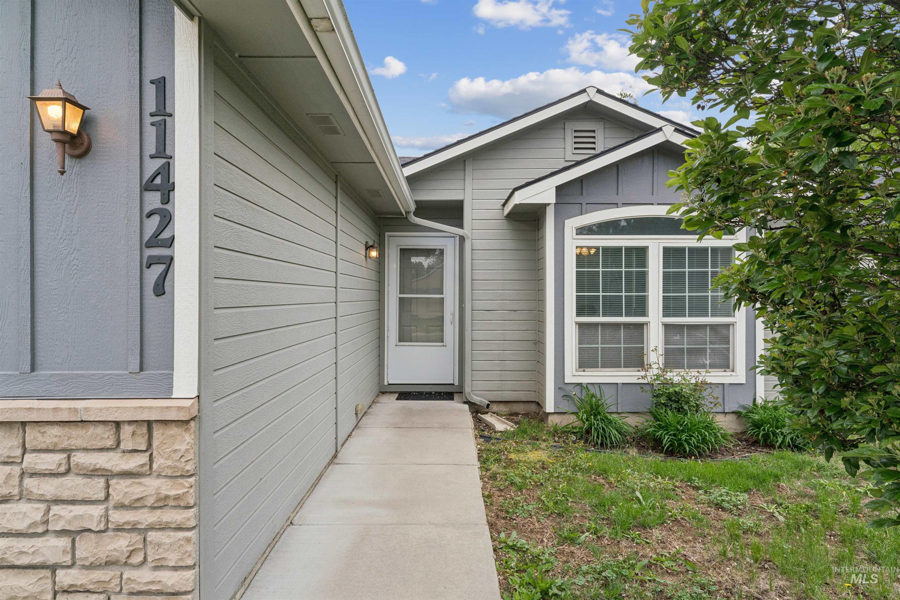 11427 W Silverview St.