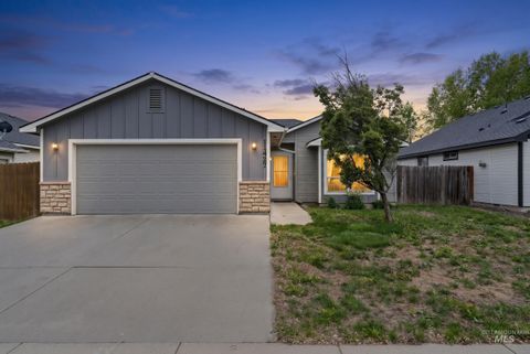 Photo of 11427 W Silverview St, Boise, ID 83713 (MLS # 98983545)