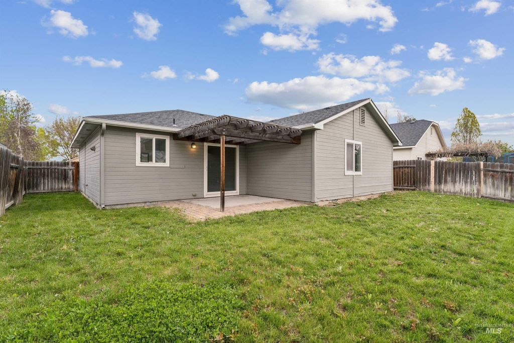 Photo of 11427 W Silverview St, Boise, ID 83713 (MLS # 98983545)