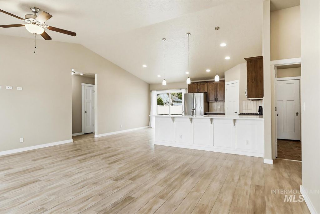 Photo of 319 Magnolia Ave, Fruitland, ID 83619 (MLS # 98981078)