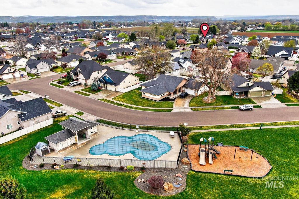 Photo of 319 Magnolia Ave, Fruitland, ID 83619 (MLS # 98981078)