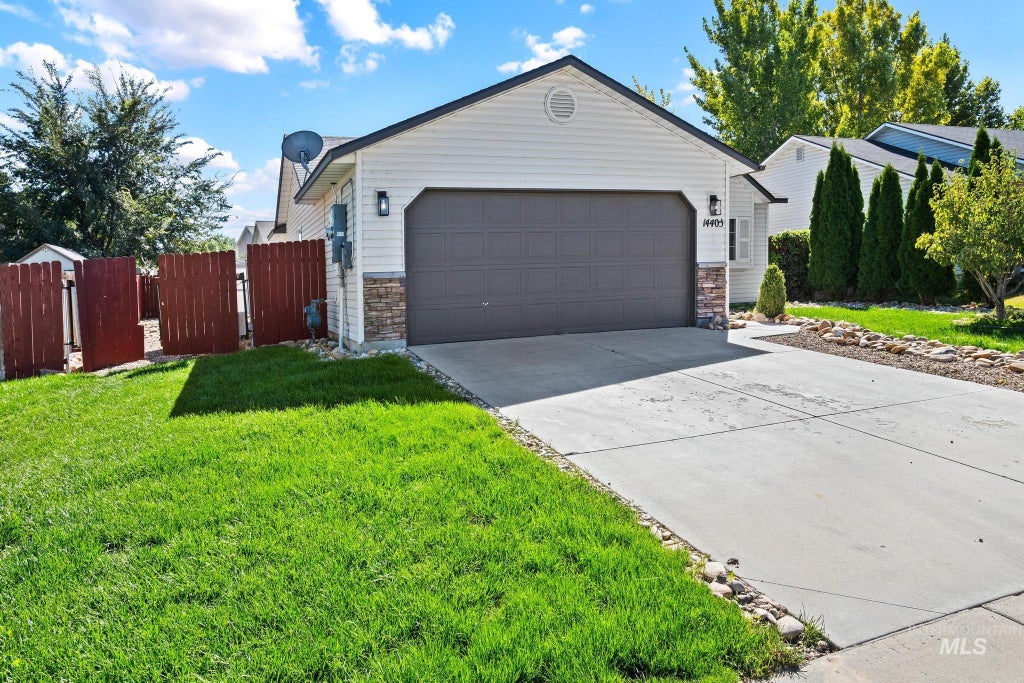 Photo of 14405 Gresham Dr, Caldwell, ID 83605 (MLS # 99002695)