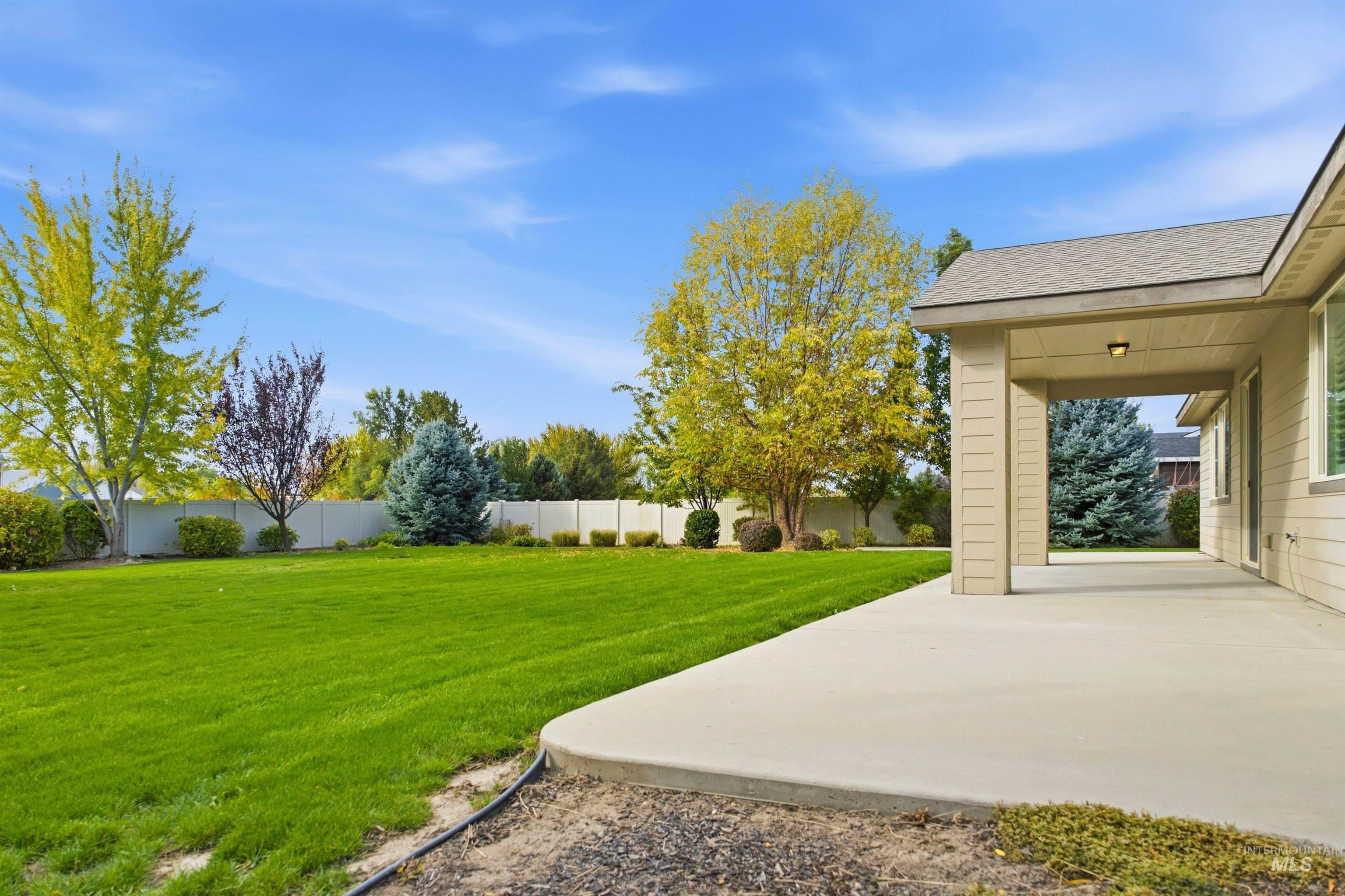 265 W Hidden Meadow Way