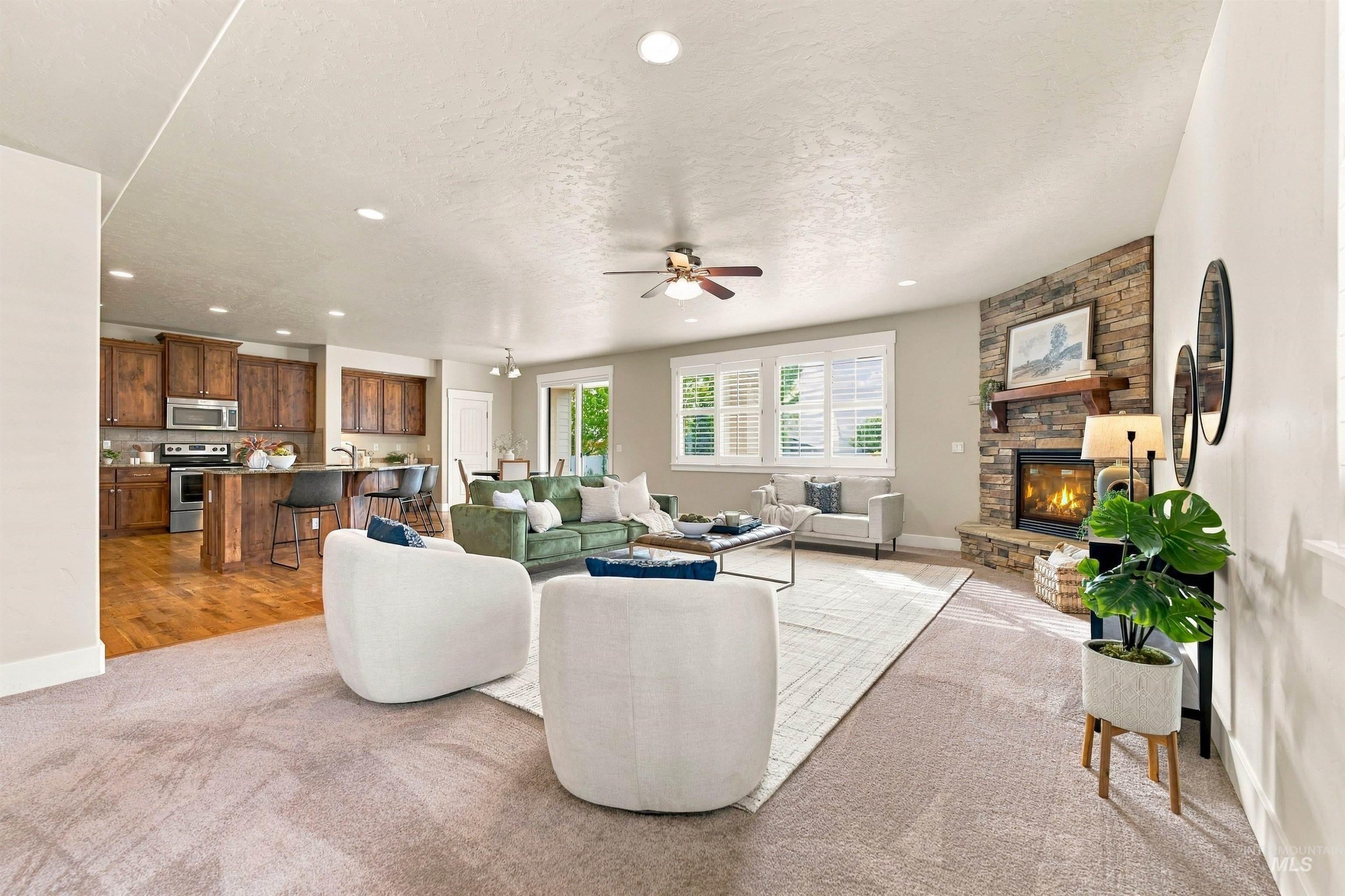 265 W Hidden Meadow Way