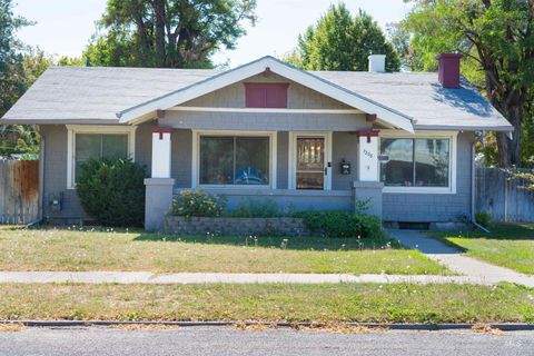 Photo of 1206 9th Ave East Ave, Twin Falls, ID 83301 (MLS # 98958030)