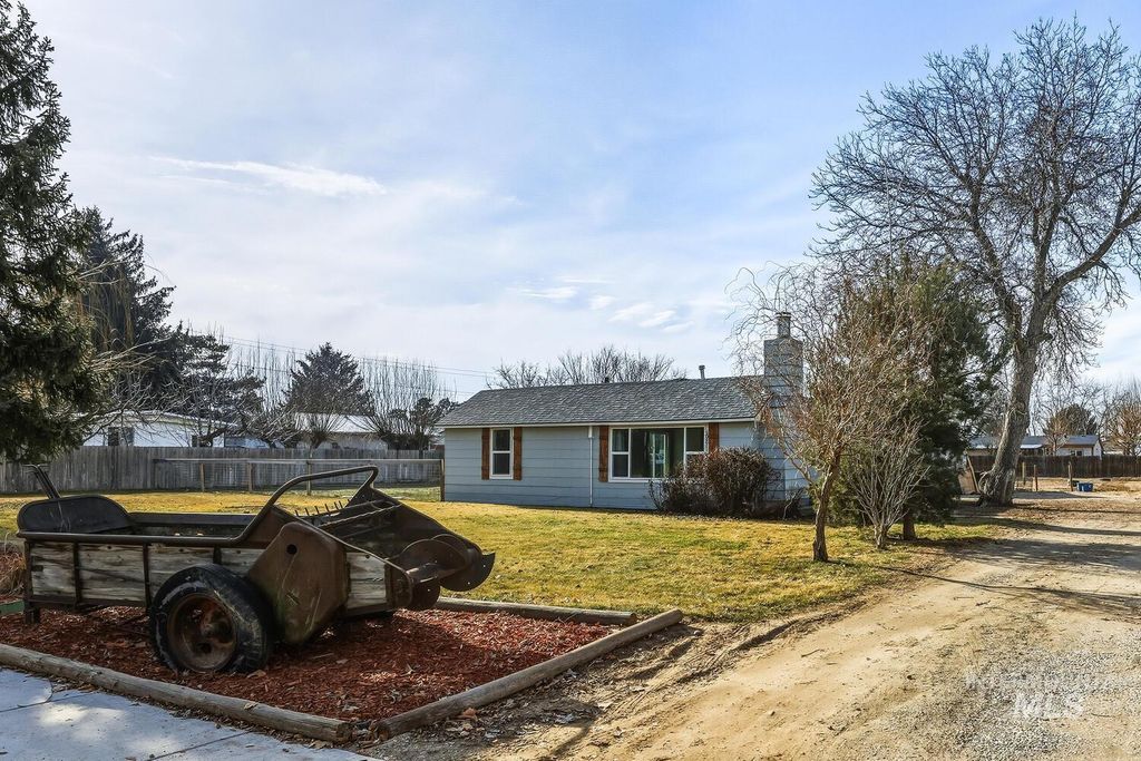 Photo of 20871 Academy Road, Greenleaf, ID 83626 (MLS # 98972962)