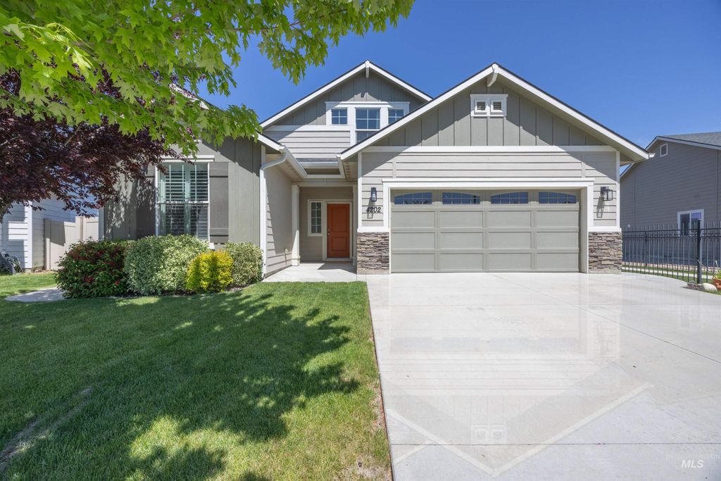 Photo of 4202 W Peak Cloud Dr, Meridian, ID 83642 (MLS # 98986064)
