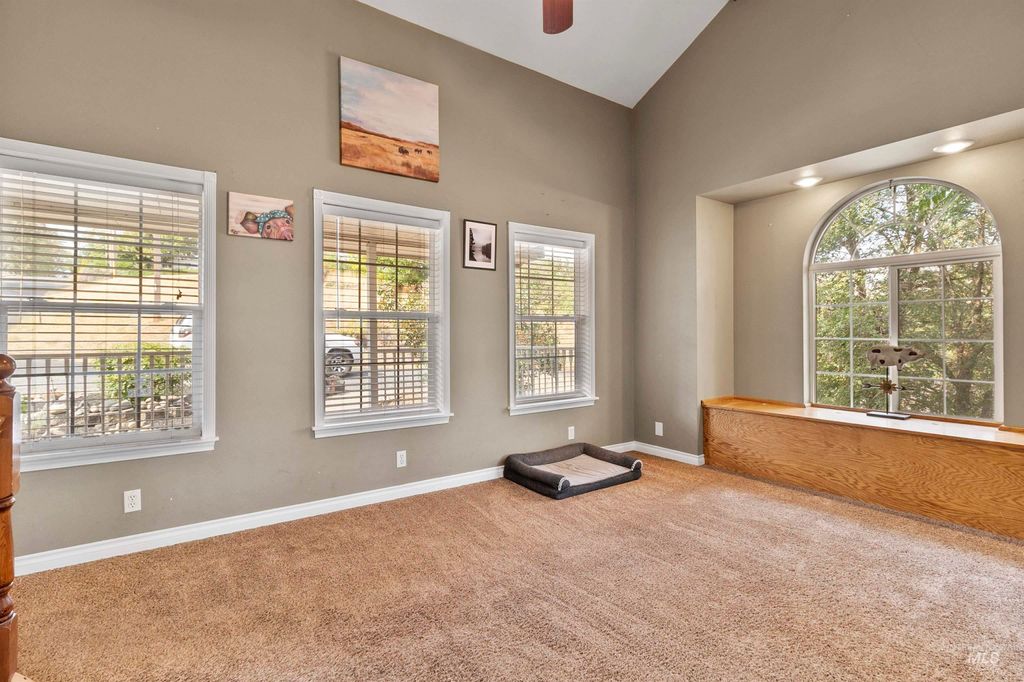 Photo of 337 Silcott St, Lewiston, ID 83501 (MLS # 98961117)