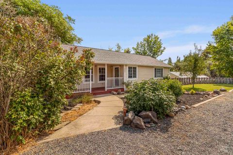 Photo of 337 Silcott St, Lewiston, ID 83501 (MLS # 98961117)
