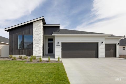 Photo of 1631 Long Pond St, Middleton, ID 83644 (MLS # 98968357)