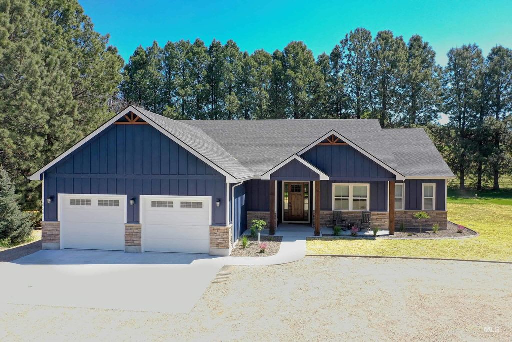 Photo of 3748 Apache Rd, New Plymouth, ID 83655 (MLS # 98985136)