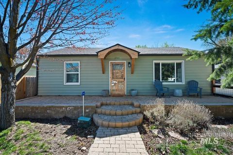 Photo of 2705 W Sunset Ave, Boise, ID 83702 (MLS # 98980541)