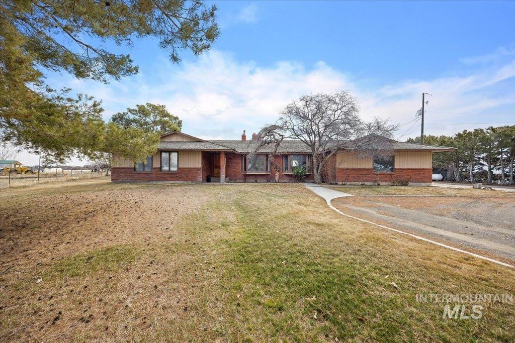 Photo of 1846 S 1800 E, Gooding, ID 83330 (MLS # 98939435)