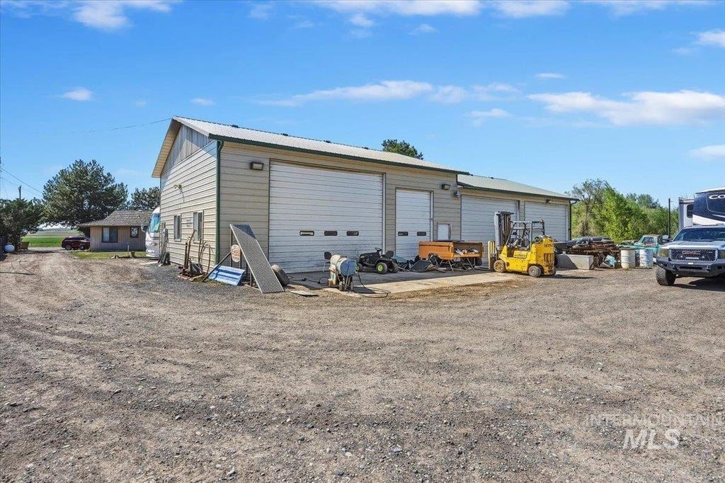 Photo of 1846 S 1800 E, Gooding, ID 83330 (MLS # 98939435)