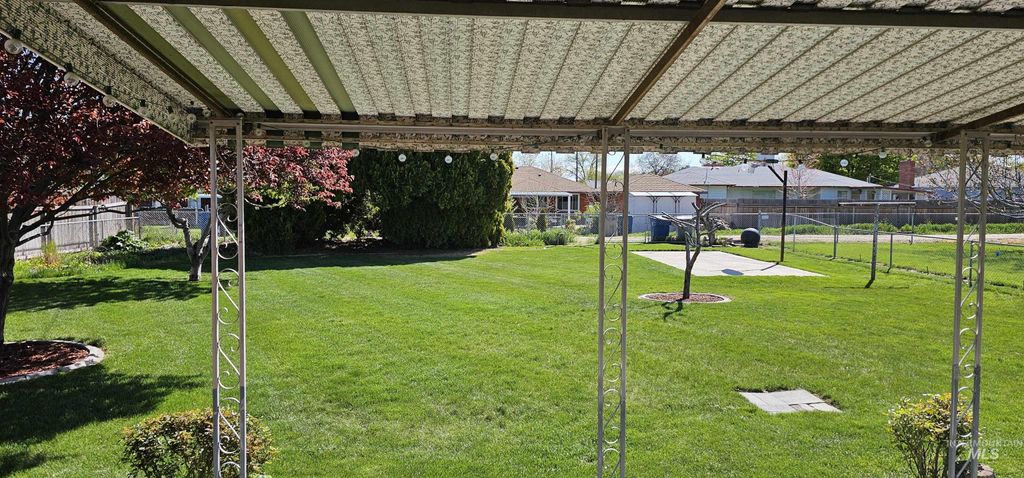 Photo of 224 Westwood Blvd, Nampa, ID 83686 (MLS # 98983063)