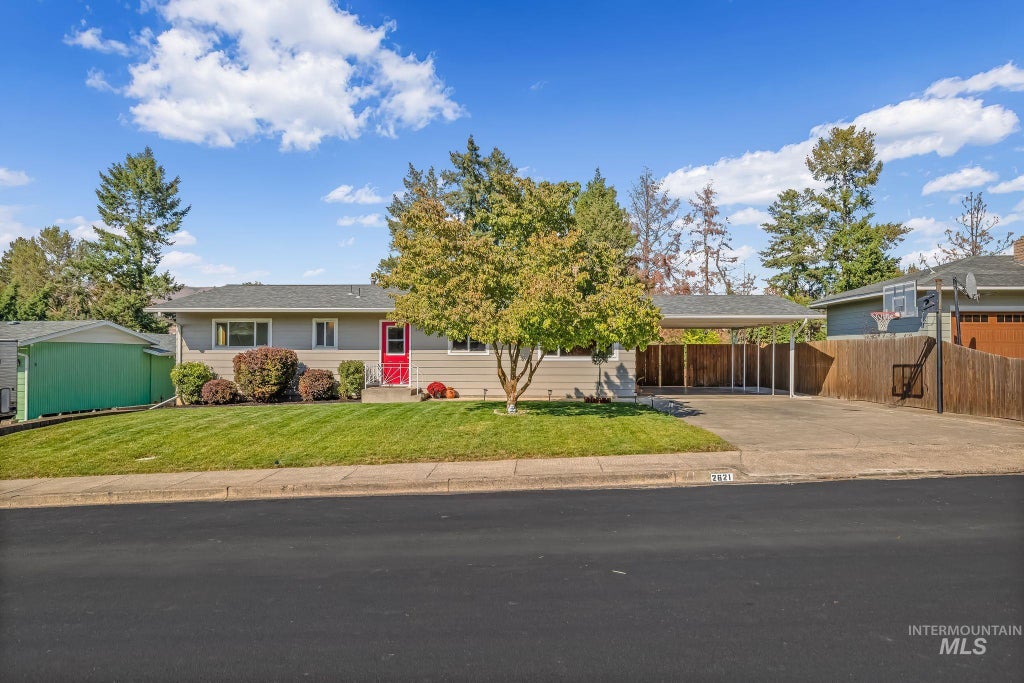 Photo of 2621 Willow Dr, Lewiston, ID 83501 (MLS # 99001222)