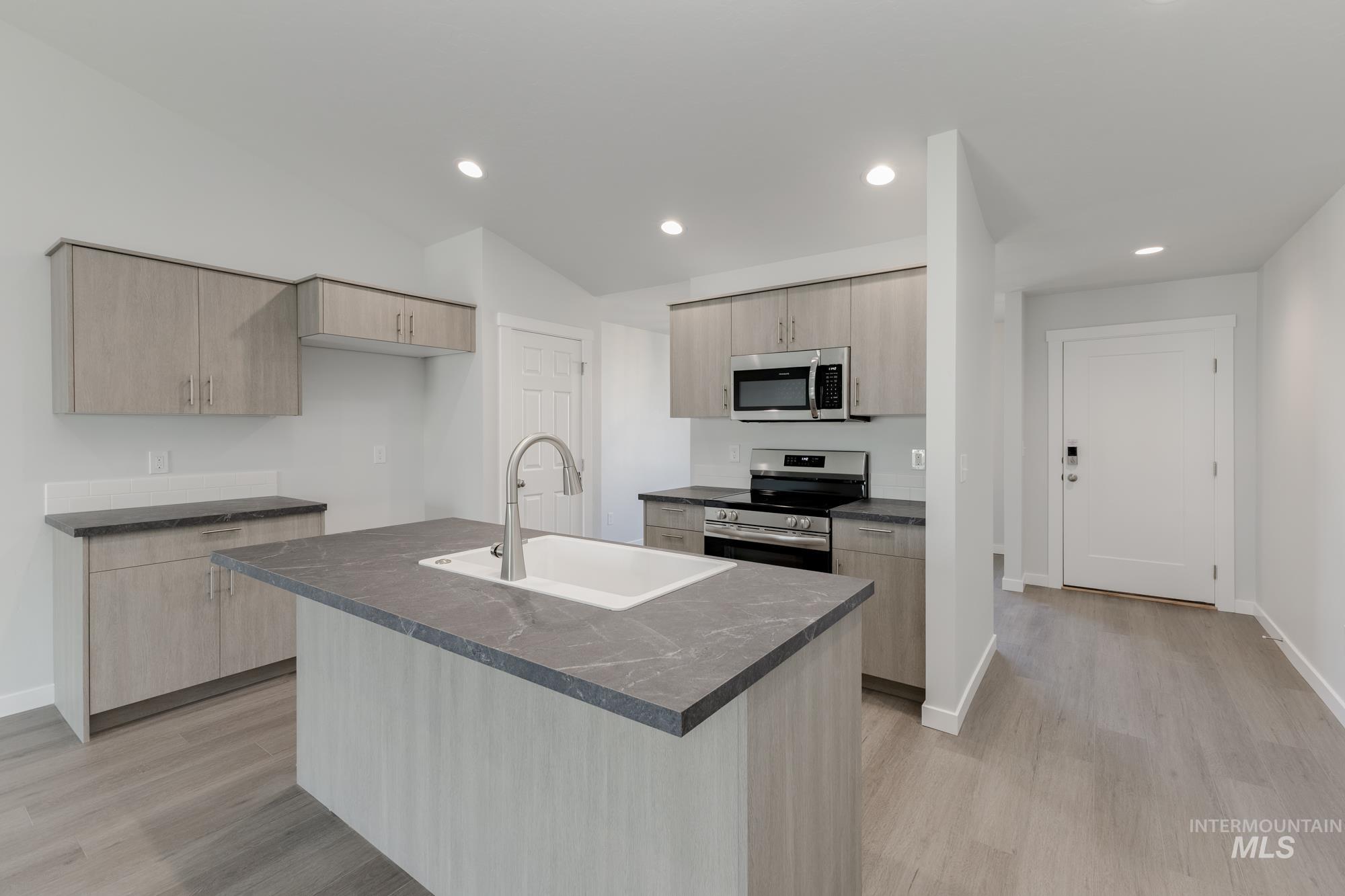 9203 W White Jasmine Ct