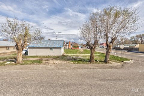 107 SE 5th Ave Ontario OR 97914