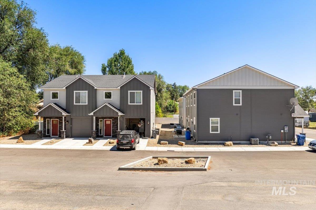 701 E Bates Ave.