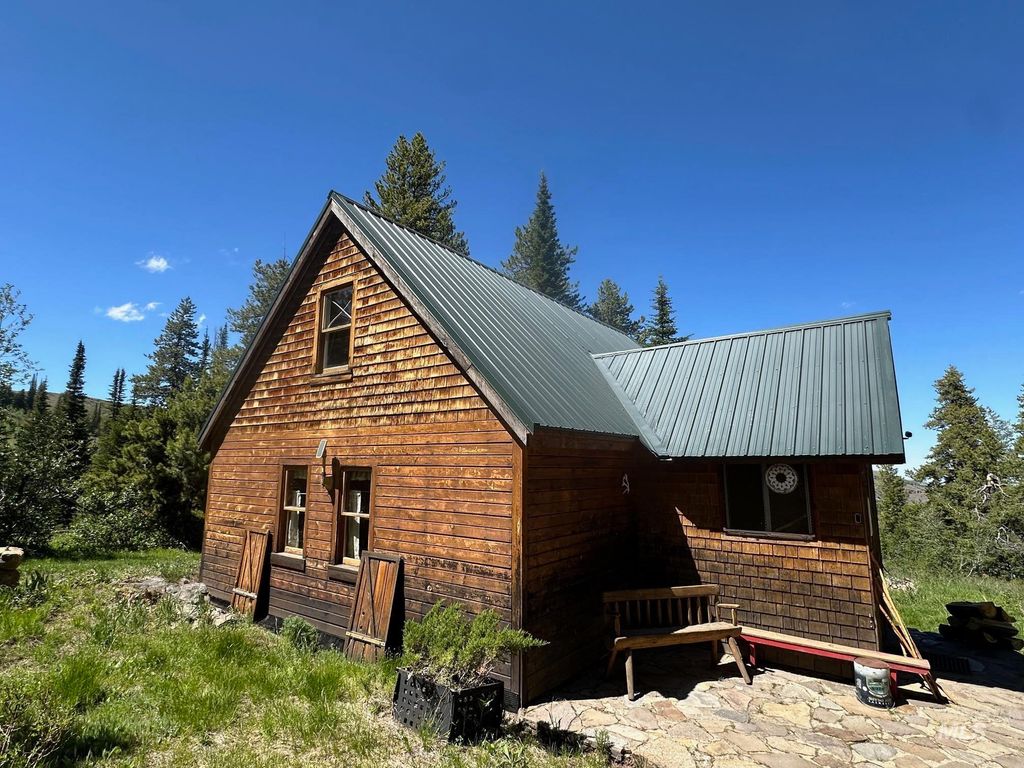 Photo of 509 Deadline Rd. Cabin #2 South Hills, Hansen, ID 83301 (MLS # 98986936)
