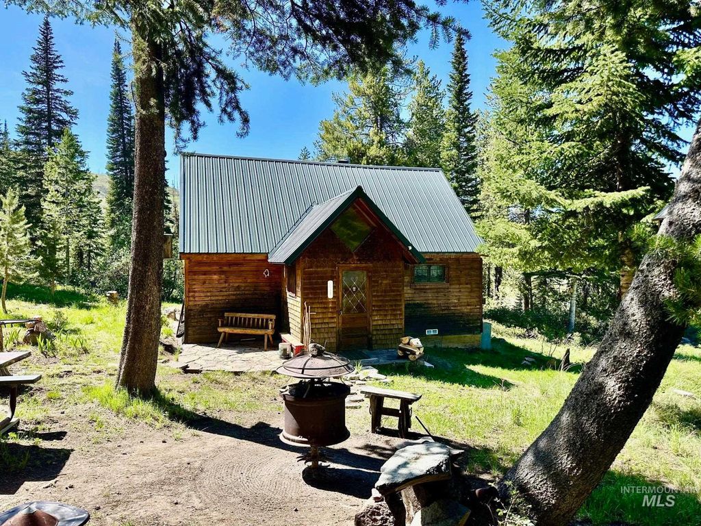 Photo of 509 Deadline Rd. Cabin #2 South Hills, Hansen, ID 83301 (MLS # 98986936)