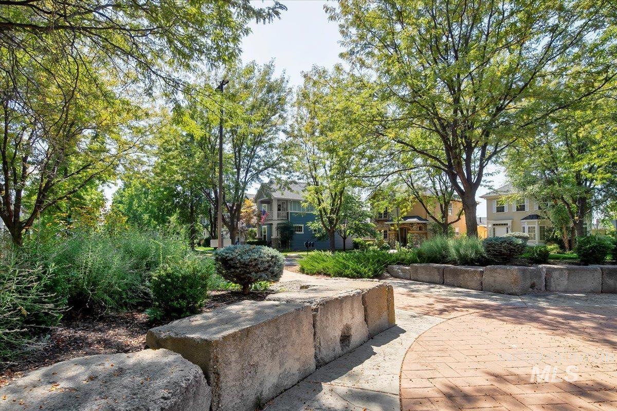 Endless access to trails & greenbelt