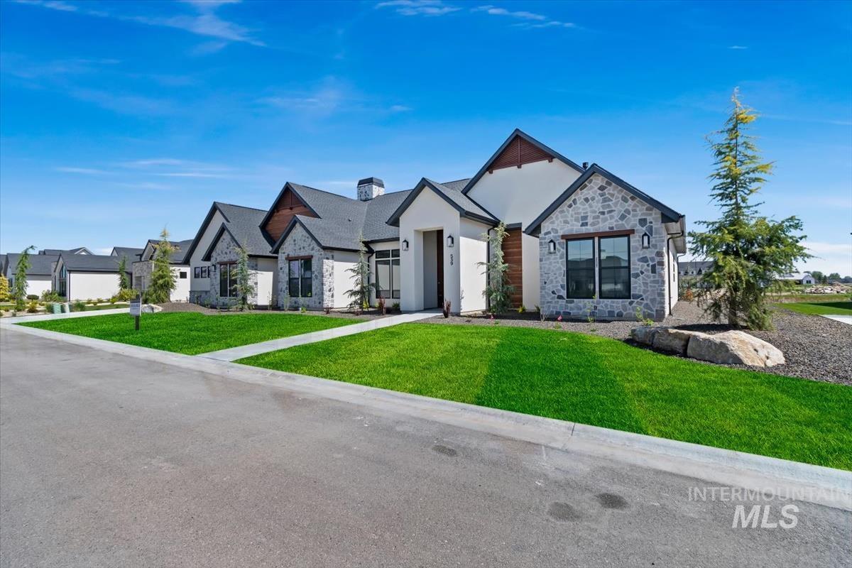 539 Century Ave