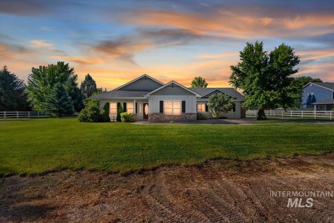 Photo of 14385 Silver Creek Road, Caldwell, ID 83607 (MLS # 98989600)