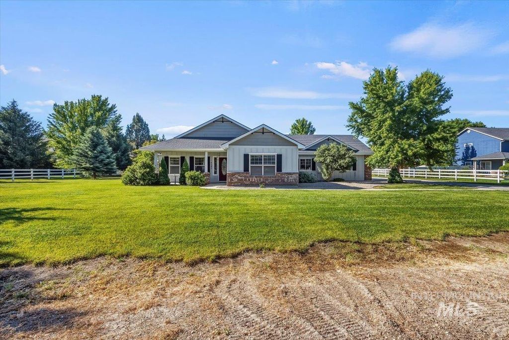 Photo of 14385 Silver Creek Road, Caldwell, ID 83607 (MLS # 98989600)