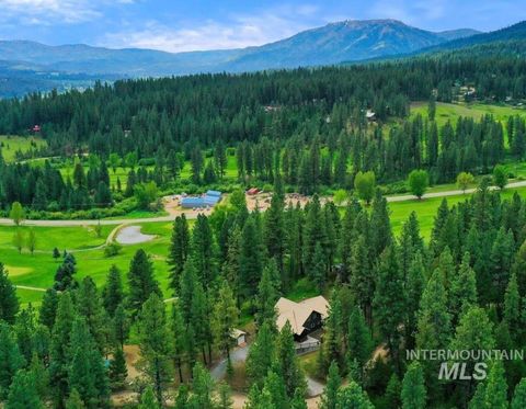 Photo of 31 Rainbow Ridge, Garden Valley, ID 83622 (MLS # 98980750)