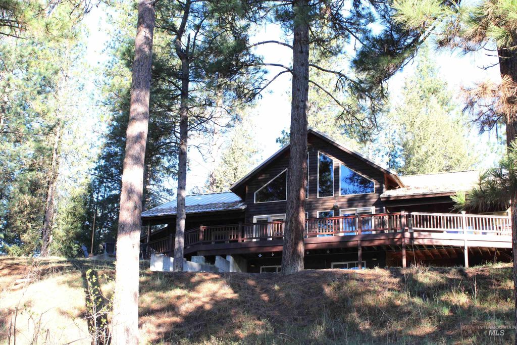Photo of 31 Rainbow Ridge, Garden Valley, ID 83622 (MLS # 98980750)