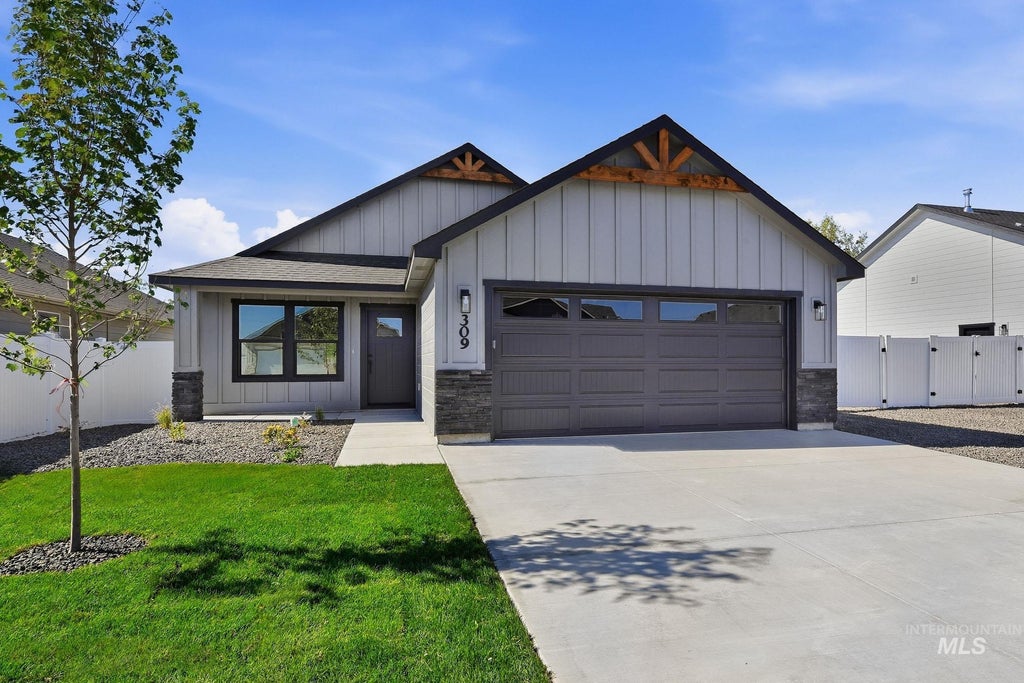 Photo of 309 N 11th, Parma, ID 83660 (MLS # 99002238)
