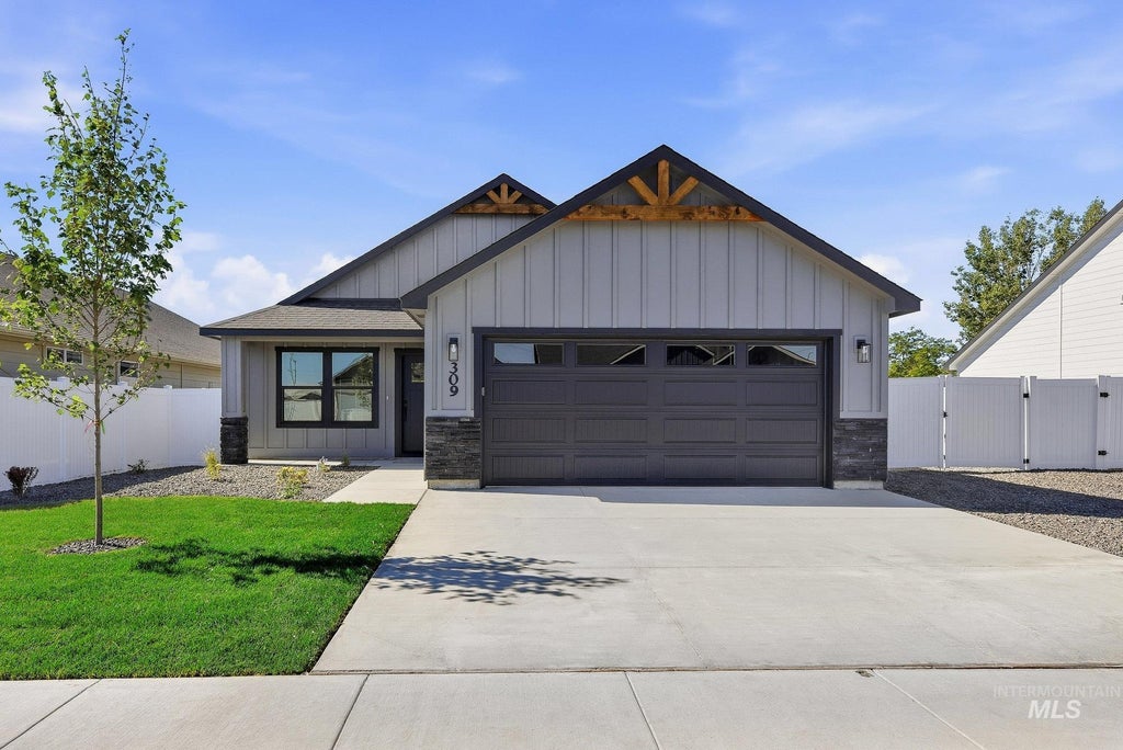 Photo of 309 N 11th, Parma, ID 83660 (MLS # 99002238)
