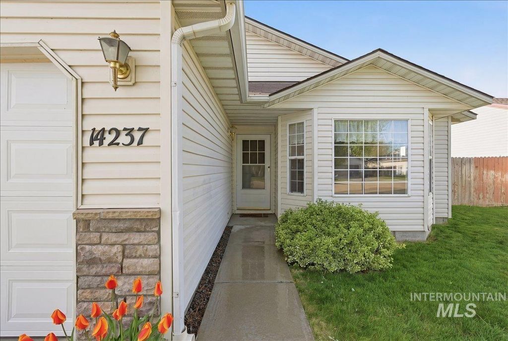 Photo of 14237 Carolina St, Caldwell, ID 83607 (MLS # 98981380)