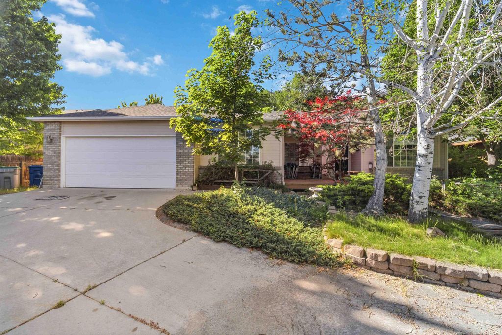 Photo of 6482 S Lodgepole Pl, Boise, ID 83716 (MLS # 98986608)
