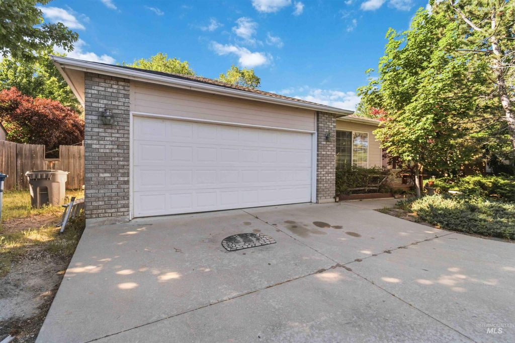 Photo of 6482 S Lodgepole Pl, Boise, ID 83716 (MLS # 98986608)