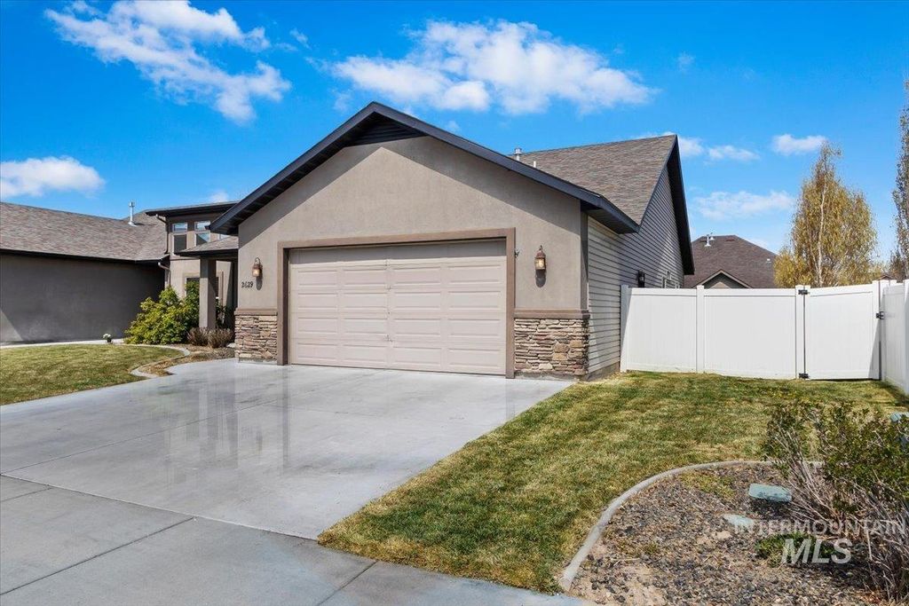Photo of 2629 Whispering Pine Dr, Twin Falls, ID 83301 (MLS # 98981583)