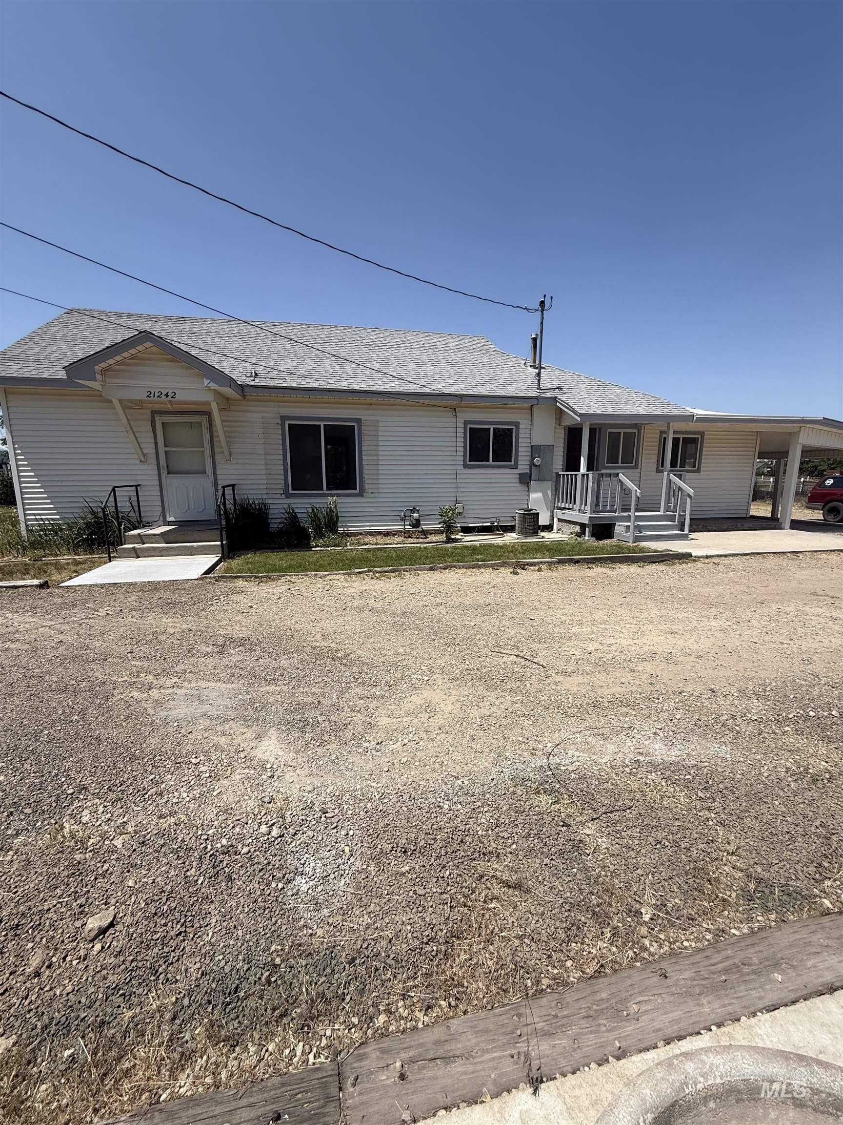 21242 & 21222 Main St