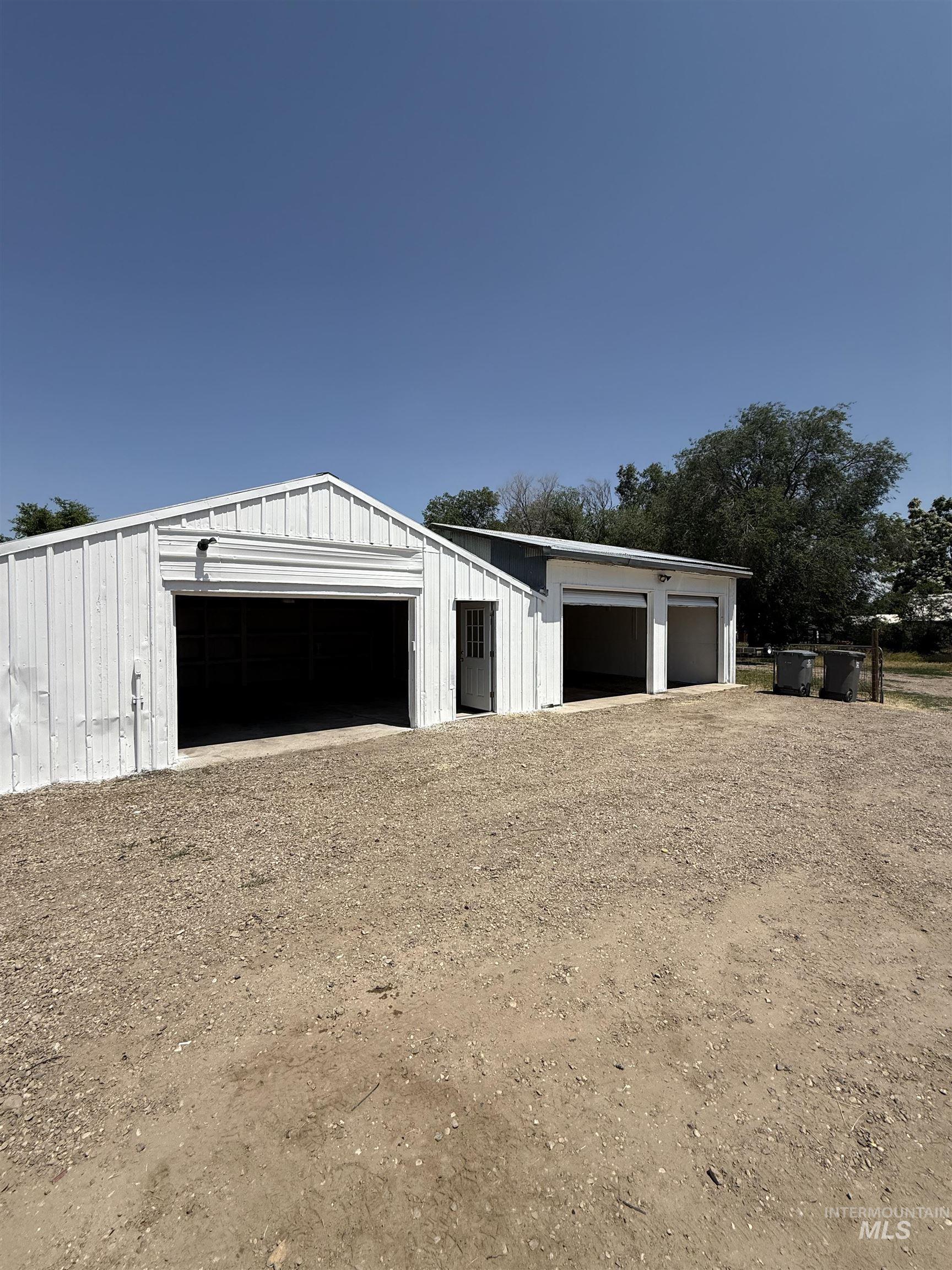 21242 & 21222 Main St