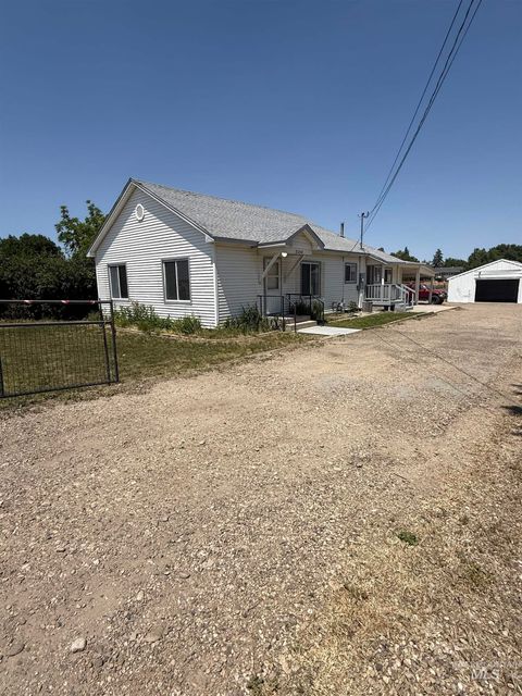 21242 Main St Greenleaf WY 82626