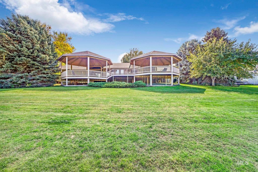 Photo of 132 Country Club Drive, Buhl, ID 83316 (MLS # 98970777)