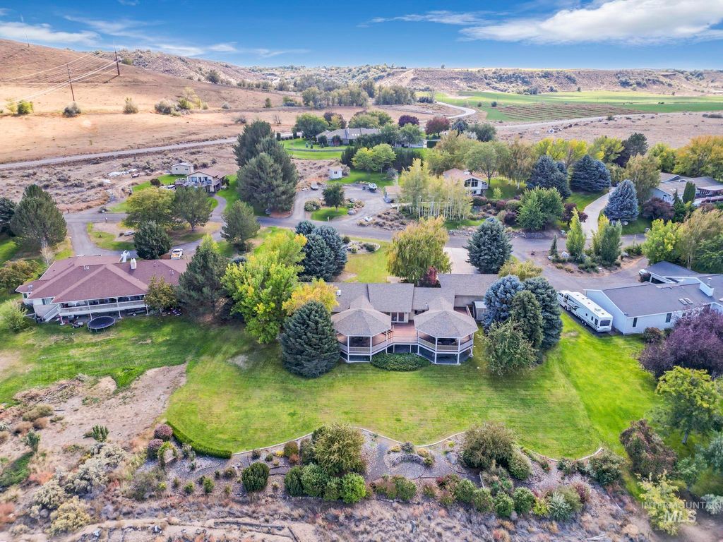 Photo of 132 Country Club Drive, Buhl, ID 83316 (MLS # 98970777)