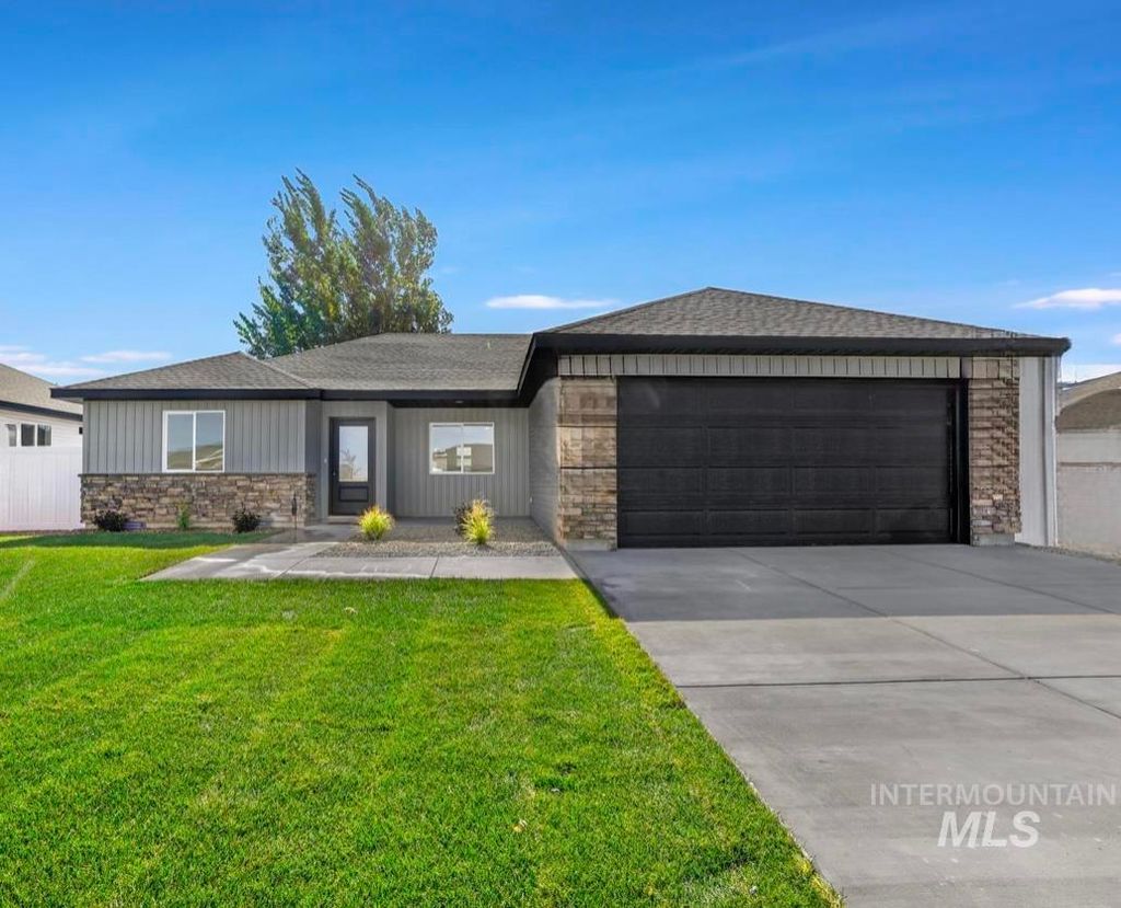 Photo of 1003 E 23rd Ave #Lot 12 Block 4, Jerome, ID 83338 (MLS # 98965455)