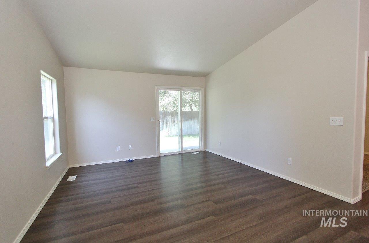1300 Diamond Ct