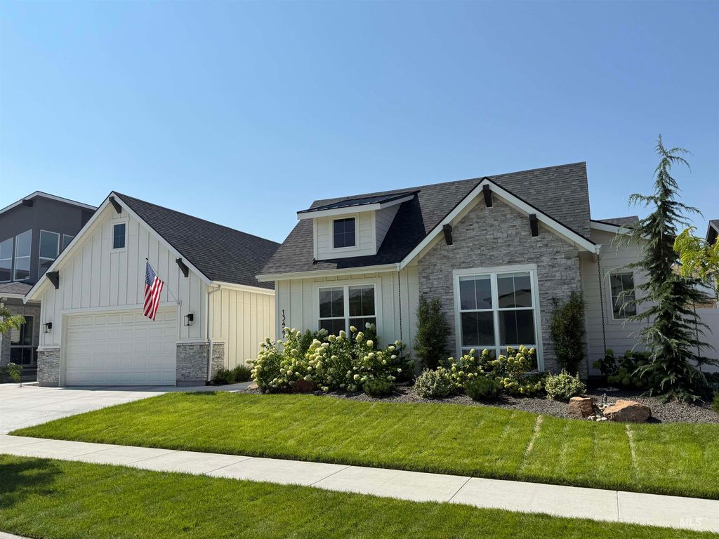 Photo of 13427 N Hazel Grouse Way, Boise, ID 83714 (MLS # 98974475)