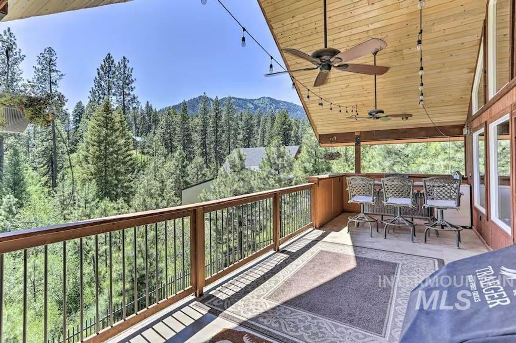 Photo of 18 Shady Ln, Garden Valley, ID 83622 (MLS # 98978250)