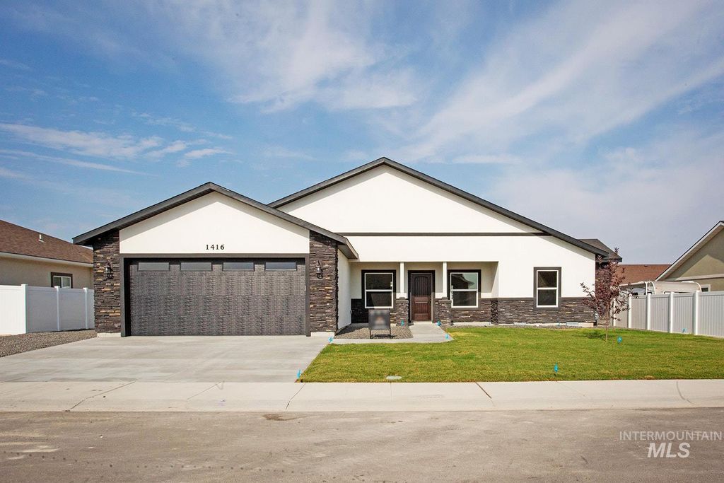 Photo of 1416 Shelbi St, Twin Falls, ID 83301 (MLS # 98976966)