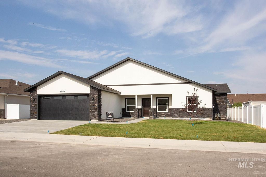 Photo of 1416 Shelbi St, Twin Falls, ID 83301 (MLS # 98976966)