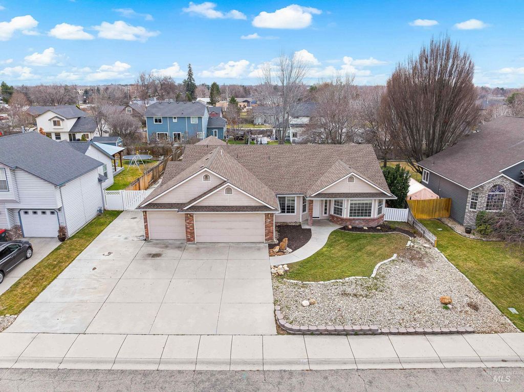 Photo of 95 W Claire St, Meridian, ID 83646 (MLS # 98976773)